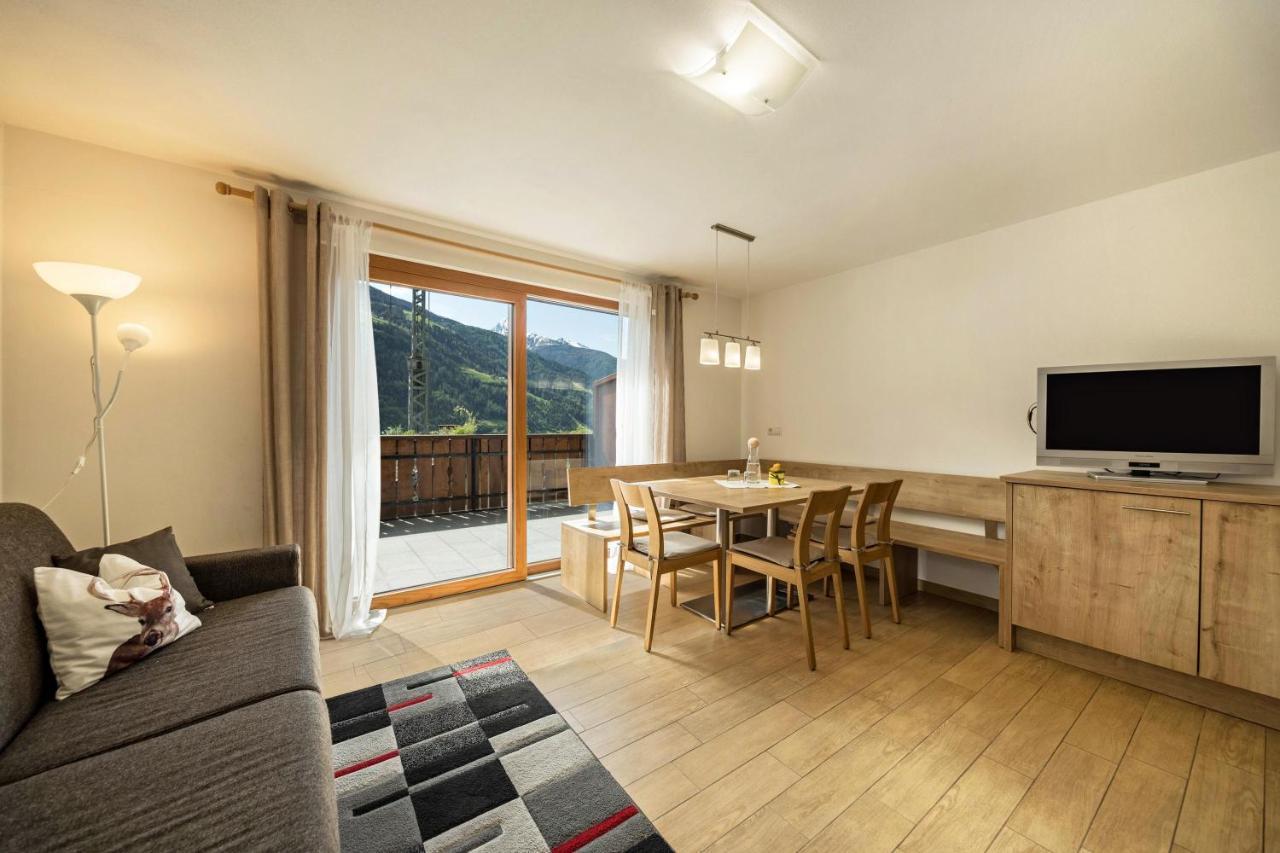 Pfandlerhof Ferienwohnung Rot Сан-Мартино Экстерьер фото